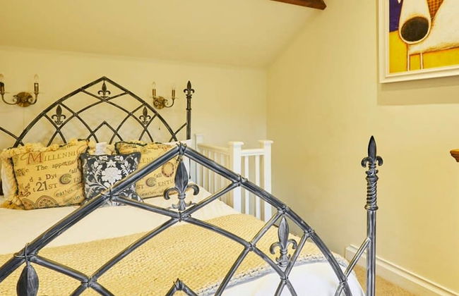 Host Stay Colcott Cottage - Photo 16