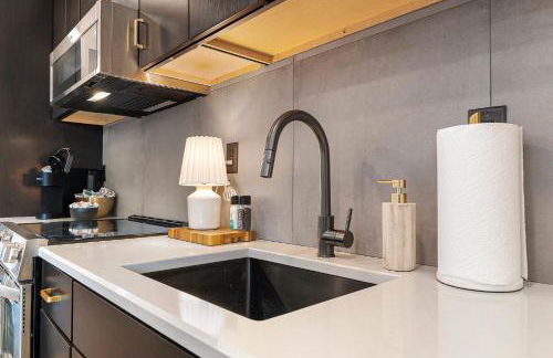 Brand New Condo in the Heart of Traverse City! - Foto 24