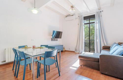 Bright 2BR in Clot Desk Fiber Wi-Fi - Foto 5