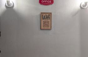 Private, Spacious & Comfy 1 bedroom Entire Suite With Separate Entry & Free Parking - Foto 3