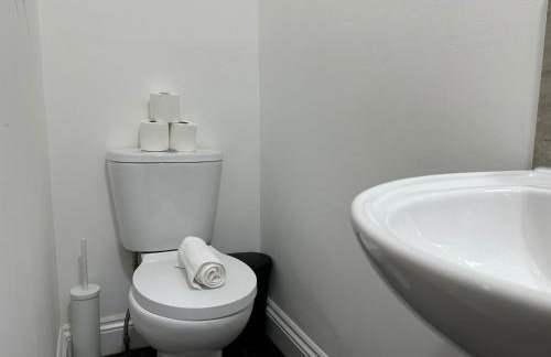 Cozy Two Bedroom Apt in Central Ilkeston with Netflix and Work-ready - Foto 10