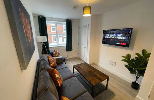 3 Bedroom New House with Wi-Fi Sleep 5 By Home Away From Home - A - Foto 18