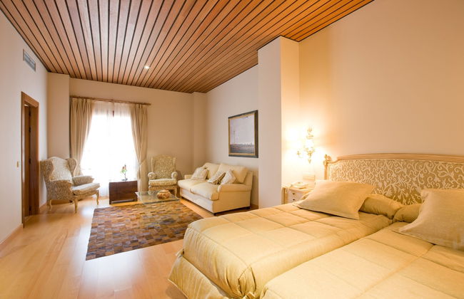 Hotel de Bodegas Hacienda Albae - Photo 13