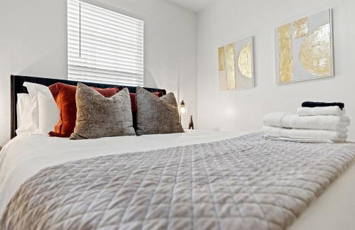 The Luxe Hot Tub Playground 12 Min to Horse Park - Foto 29