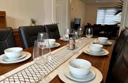 Large 5 Bedroom House Sleeps 10 Ideal for Contractors - Foto 48