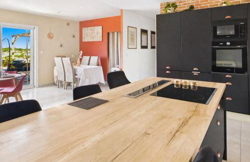 Maison familiale avec jardin calme et parking - Photo 12