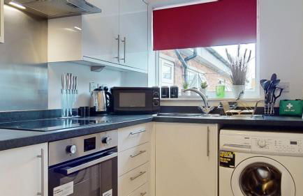 Cosy 2 bed Apartment 1st Floor Business & Leisure Parking and Wifi by Jesswood Properties - Foto 5