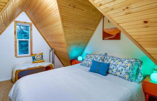 Adorable A-Frame Cabin, Steps to Lake Cushman! - Foto 12