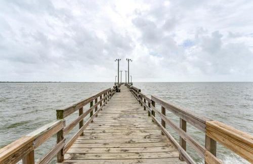 Walk to Boat Ramp Newly Remodeled Seadrift Home! - Foto 25