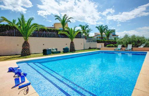 Villa Fresno by Villa Plus - Photo 4