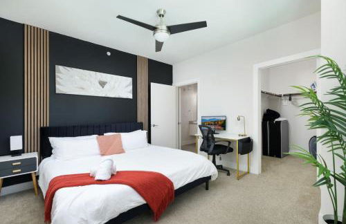 Comfy 2BR-Southtown Near Rvrwalk, Dome & Conv - Photo 12