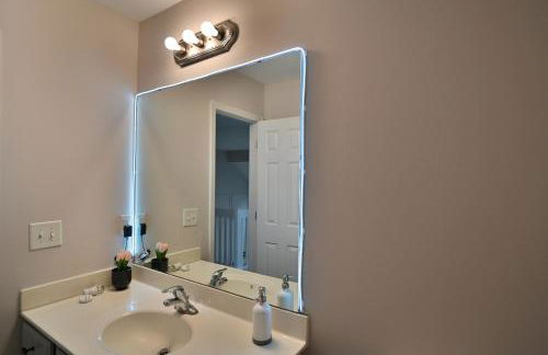 Amazing Renovated Townhouse - Foto 42