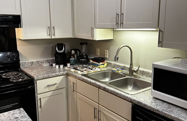 2 BR con patio por el centro comercial - Foto 49