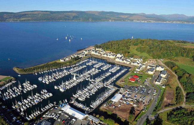 Beautiful 2-bed Apartment in Inverkip Great Garden - Foto 31