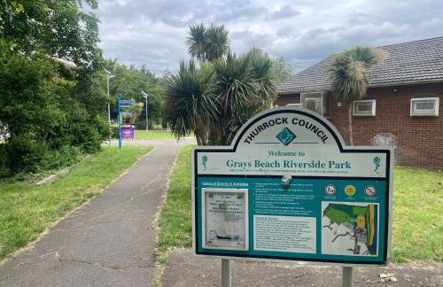 Cosy Flat behind a CreekBeach in Grays - Foto 30