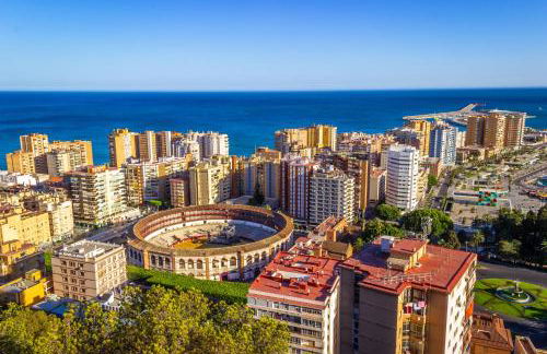 Malaga Centre Apartment with Parking - Photo 12