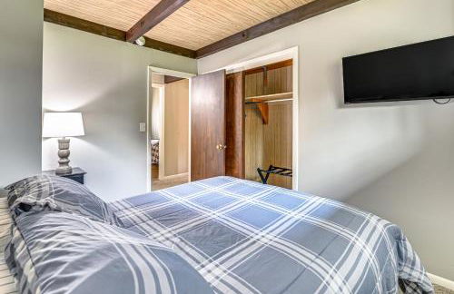 Newcomb Retreat with Mountain Views and Fire Pit! - Foto 17