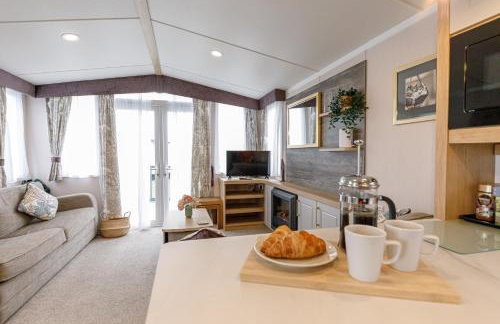 2Bed Whitley Bay Home - Free Parking, Close to beach & St Mary's Lighthouse - Photo 80