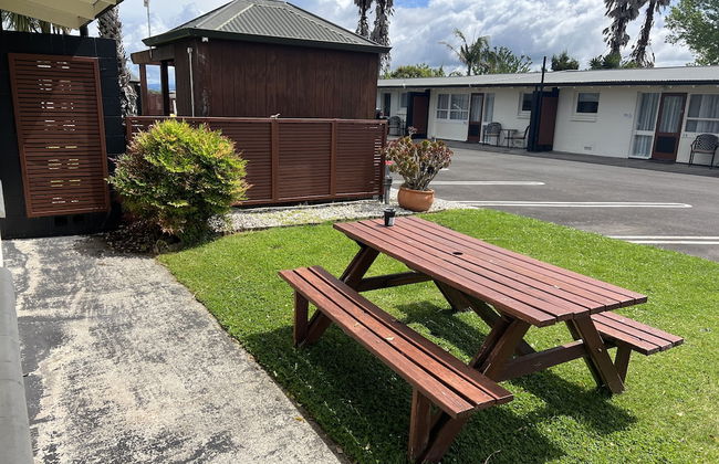 18th Avenue Thermal Motel - Photo 59