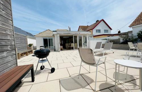 Fabulous Beach Front Holiday Location - Pass the Keys - Photo 3