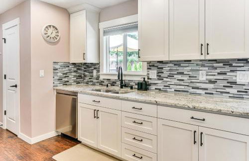 7 Mi to Vancouver Waterfront Sleek Home with Yard! - Foto 10