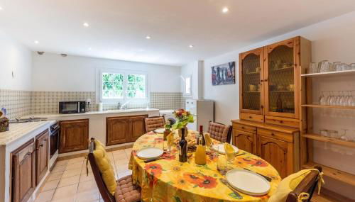 La Bouscarle - Jardin et Piscine Privée - Foto 4, stove