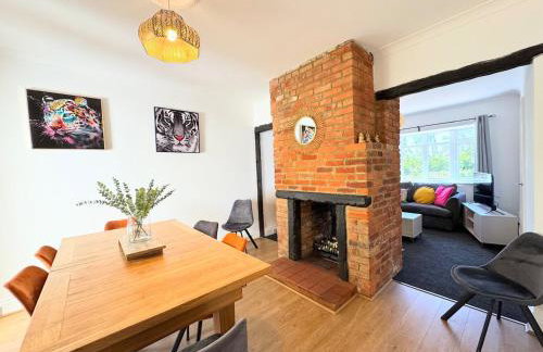 New Spacious 4 Bedrooms 5 Beds House Sleeps 8! - Foto 2