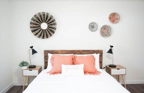 Beautiful Light-filled Farmhouse w swing & slide - Foto 4