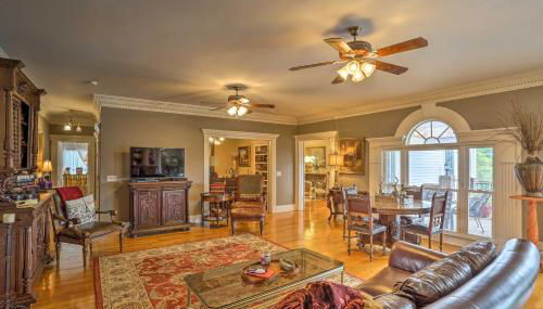 Historic Cedar Hill Mansion on Large Farm with Pool! - Foto 4