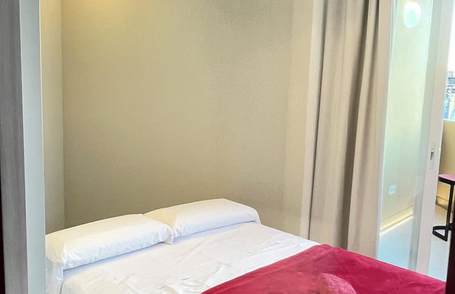 LaHola Glam Suites - Photo 16