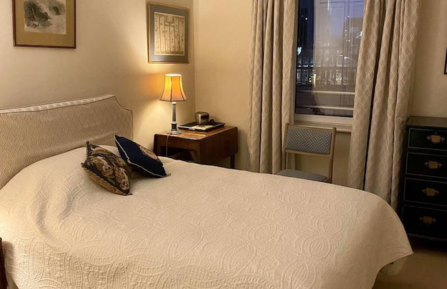 Bright Traditional 1bed Battersea Riverside Apt - Photo 11