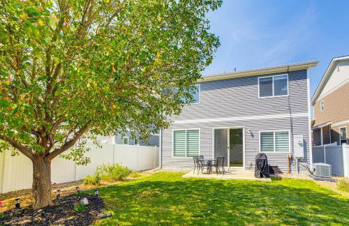 6 Mi to DIA Denver Home with Fenced Yard and Fire Pit - Foto 26