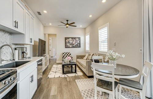 Fenced-In Yard Apt 7 Mi to Westfield Galleria - Foto 11