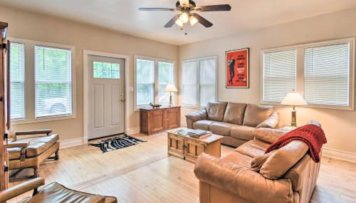Walkable Lake Elkhart Apt Dine, Shop, Swim! - Foto 1