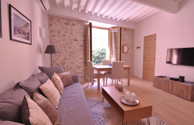 Picasso Apartments - Photo 8