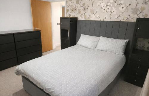 2 Bed Flat - Close to airport & station - Foto 2