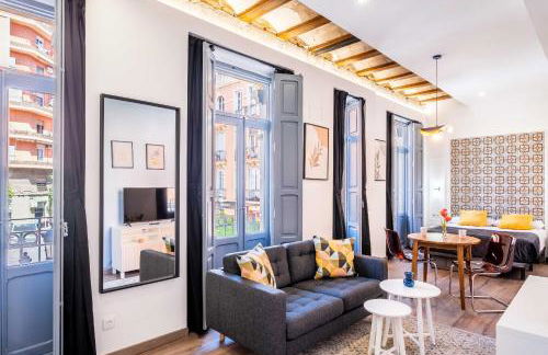 Classy Studio Apartment with Unique Design - Photo 1