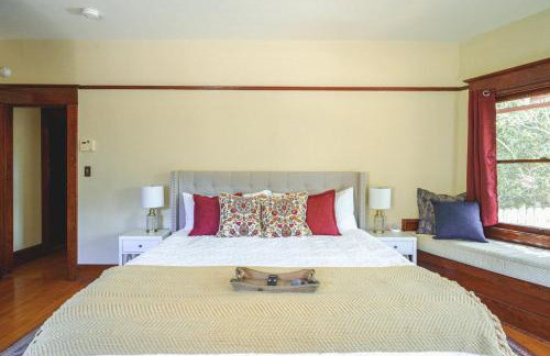 1907 Historical Home-Office, Chefs Kitchen, 5beds - Photo 29