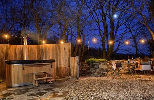 Boutique Cornish Shepherd's Hut with Hot Tub - Foto 15