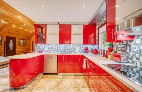 Stunning! Pocono Escape! HotTub Sauna Pool Ski Pet-Friendly Firepit Game Room Fireplace BBQ Lakes Tennis Fishing - Foto 23