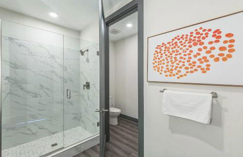 Gorgeous Apt for 8 with Rooftop & Gym Near DT - Foto 19