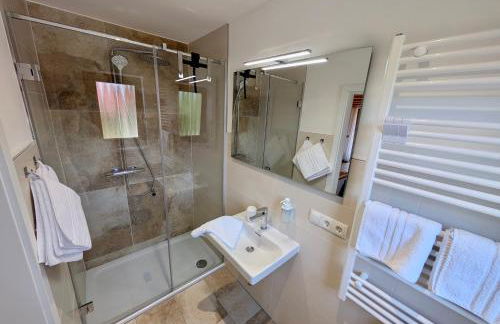 Gästehaus Philipp im Herzen des Fichtelgebirges - 5 Ferienwohnungen, großes Grundstück, Wald und Wiese, Wohnung mit privater Sauna, kostenfreie Parkplätze, WLAN - Foto 42