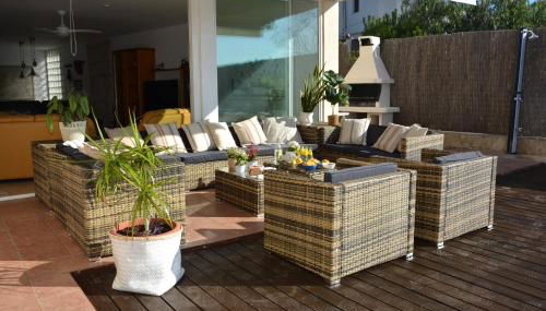 Villa Med A 2 kilometros andando de la playa, del puerto de Aguadoç y a 4 del centro de Sitges Muy Soleada todo el dia Capacidad superior a 16 personas NO REQUIERE COCHE - Foto 2