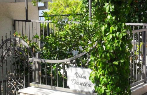 Family home away on the beach, free parking at the house - Foto 46