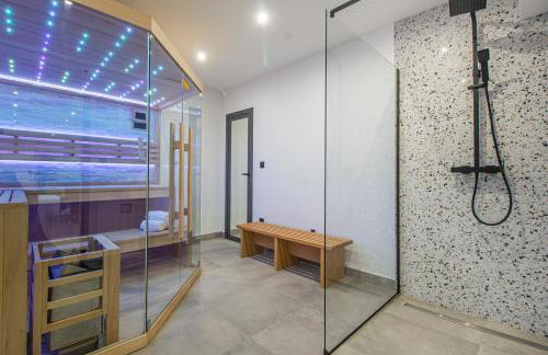 Villa Ume - heated pool, sauna, volleyball court - Photo 3