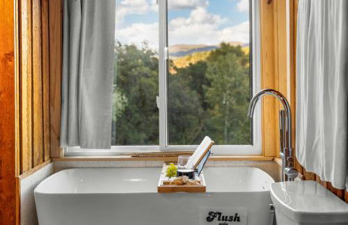 Glenwood Springs Mountain Getaway with Hot Tub and Riverfront - Foto 34