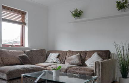 Stylish Waterfront Apartment - Photo 5