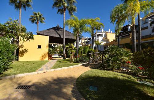 Apartment, front line beach, in Las Arenas, Bahía de Marbella - Photo 59