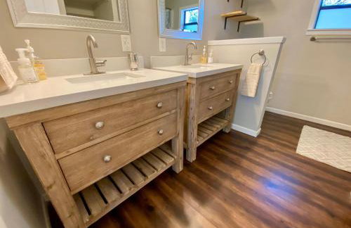 Away at the River - Foto 43