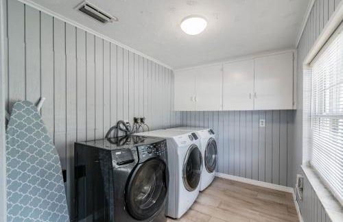 A Large Tropical Estate with 2 Acres of Space home - Foto 104